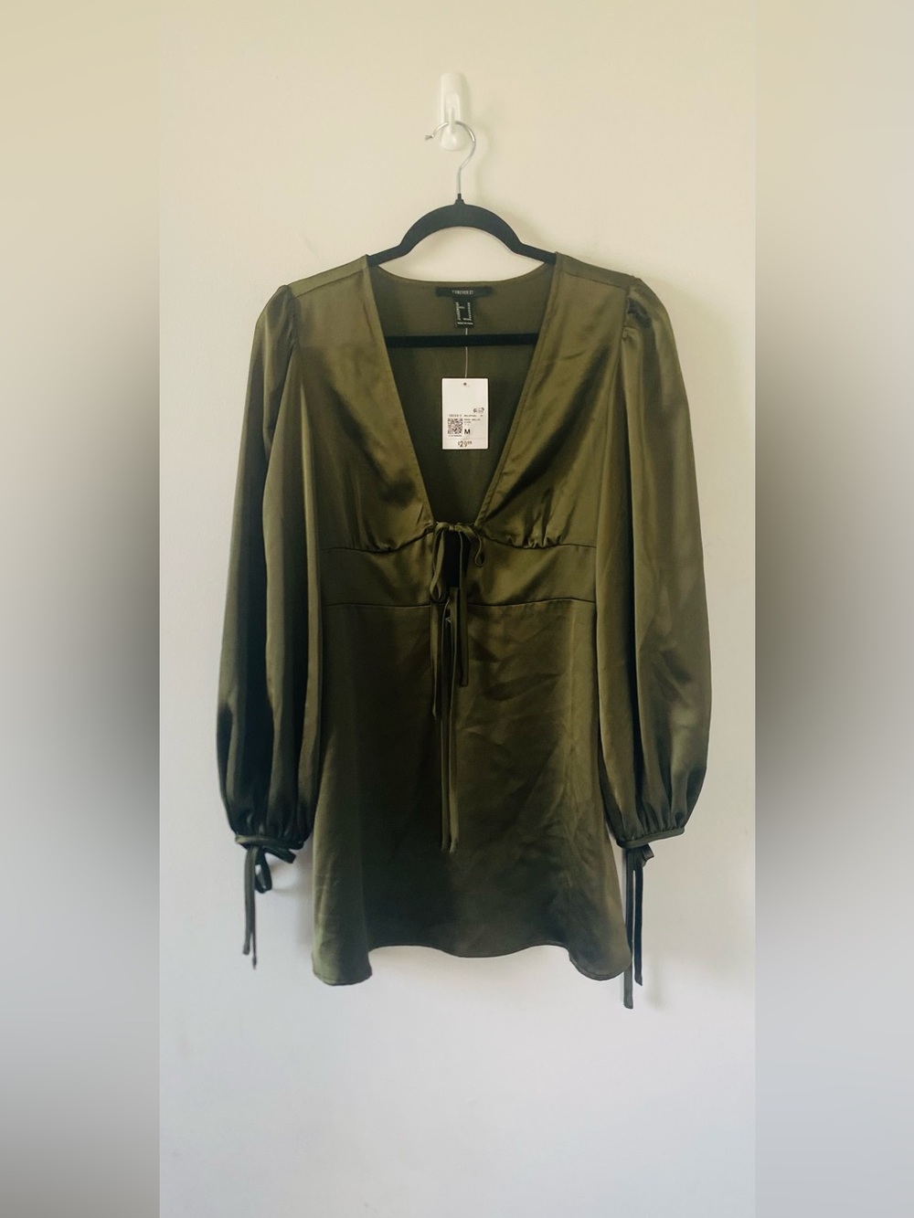 NWT Olive Satin Cutout Bow Long Sleeve Mini Dress Size M Y2K Going-Out Party